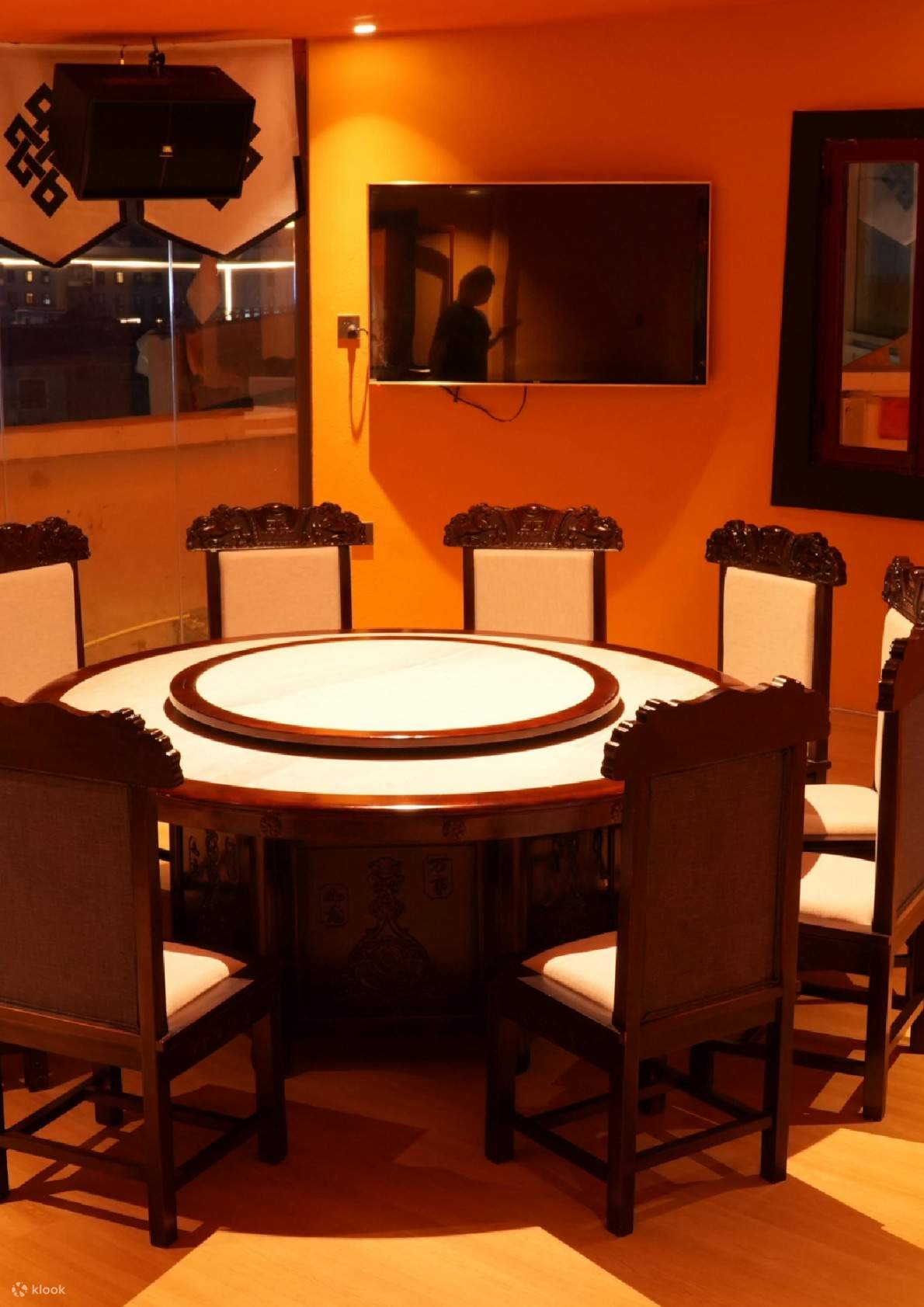 梵·윈단 티베트 연회 | 주자이거우 경구점